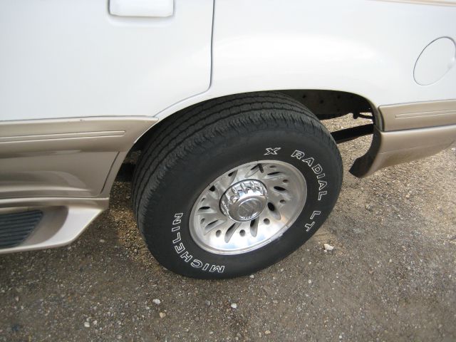 Mercury Mountaineer WGN Manual (GS) SUV