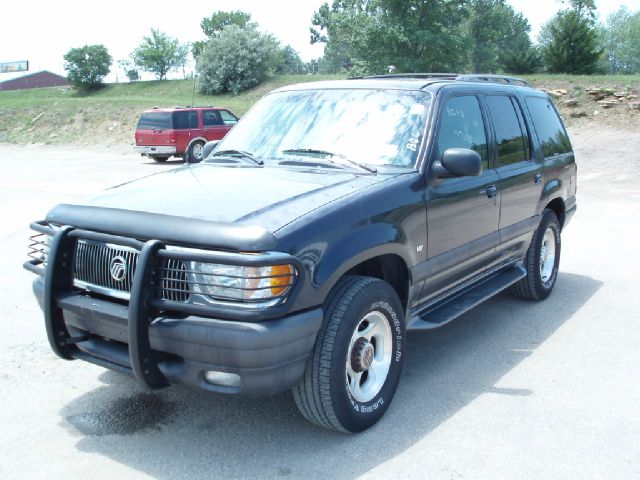 Mercury Mountaineer EX - DUAL Power Doors SUV