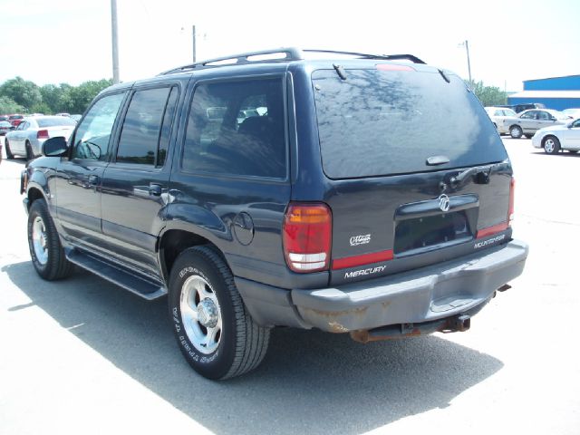 Mercury Mountaineer 2001 photo 2