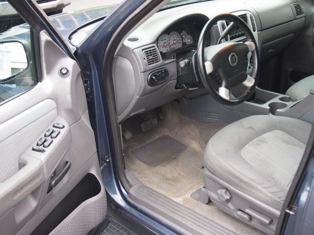 Mercury Mountaineer 2002 photo 2