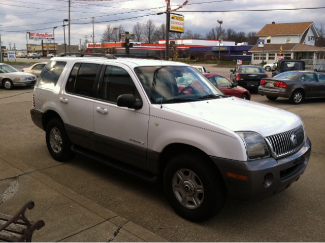 Mercury Mountaineer 2002 photo 2
