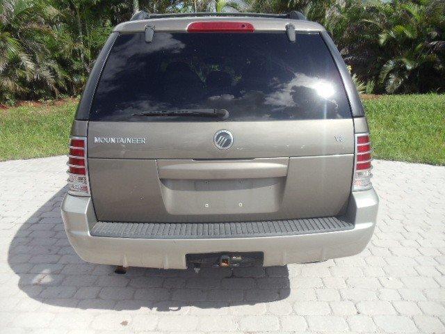 Mercury Mountaineer 2003 photo 2