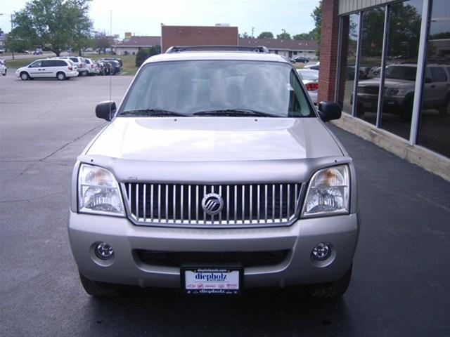 Mercury Mountaineer 2003 photo 1