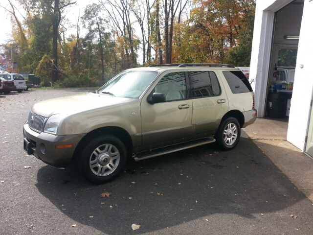 Mercury Mountaineer 2003 photo 1