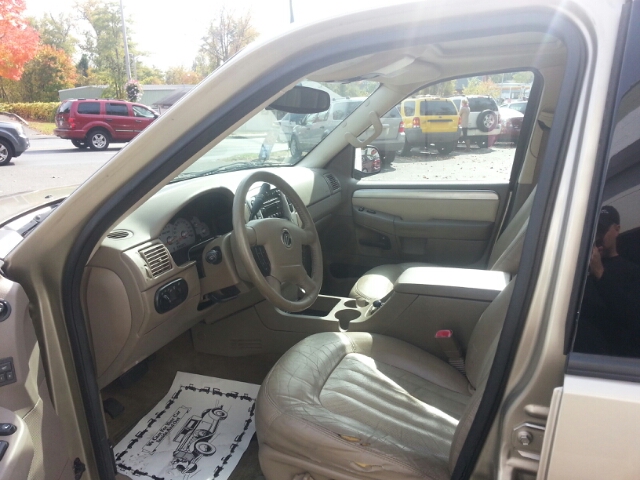 Mercury Mountaineer 2003 photo 2