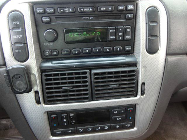 Mercury Mountaineer 2003 photo 12