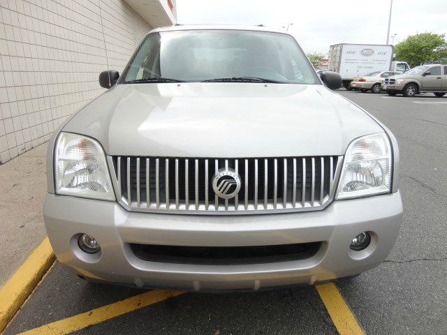 Mercury Mountaineer 2003 photo 2