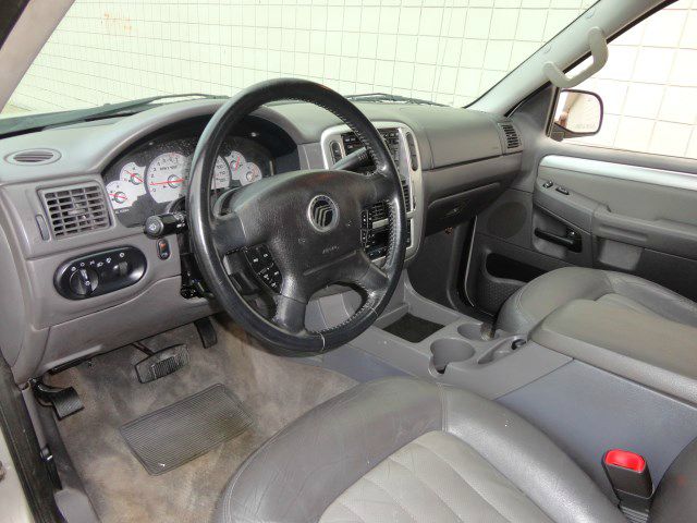 Mercury Mountaineer 2003 photo 9