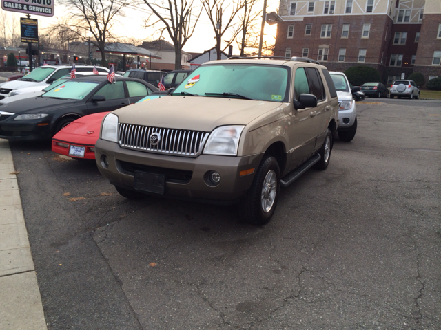Mercury Mountaineer 2004 photo 1