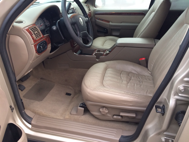 Mercury Mountaineer 2004 photo 2