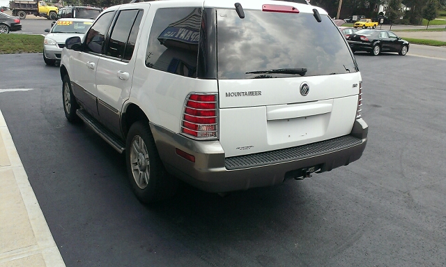 Mercury Mountaineer 2004 photo 1