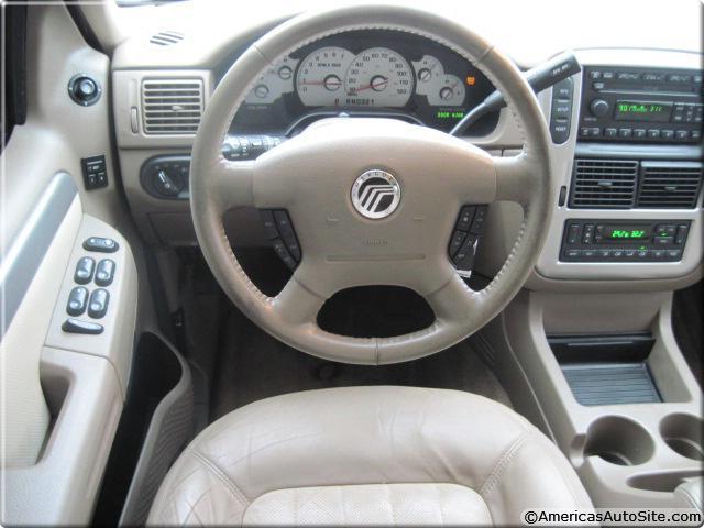 Mercury Mountaineer 2004 photo 2
