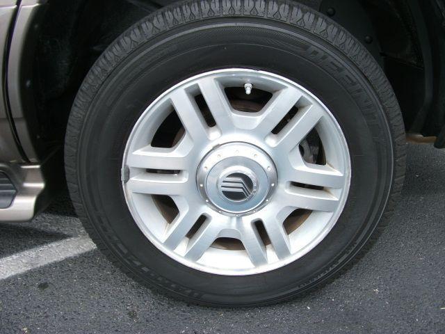Mercury Mountaineer 2004 photo 2