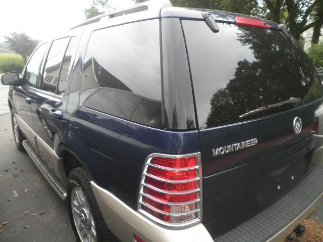 Mercury Mountaineer 2004 photo 1