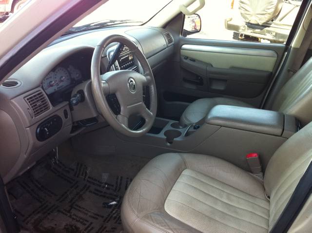 Mercury Mountaineer 2004 photo 3