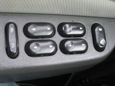 Mercury Mountaineer 2004 photo 2