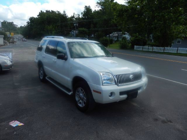 Mercury Mountaineer 2004 photo 2
