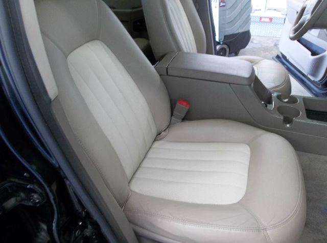 Mercury Mountaineer 2004 photo 3