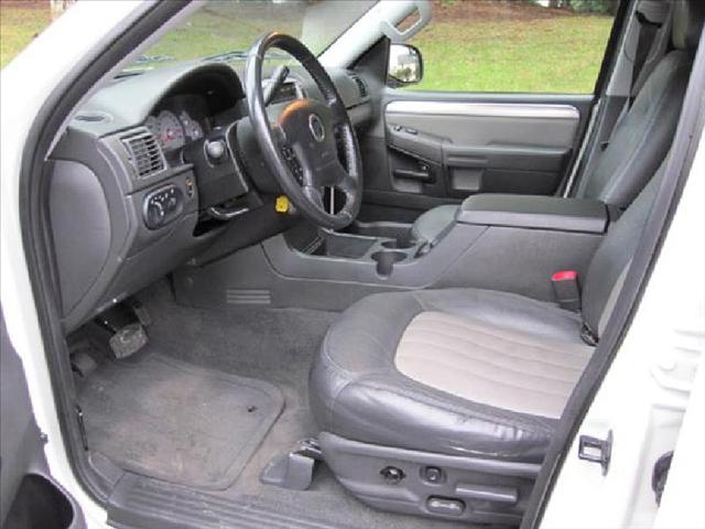 Mercury Mountaineer 2004 photo 4