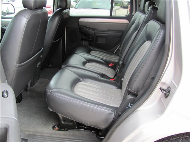 Mercury Mountaineer 2004 photo 3