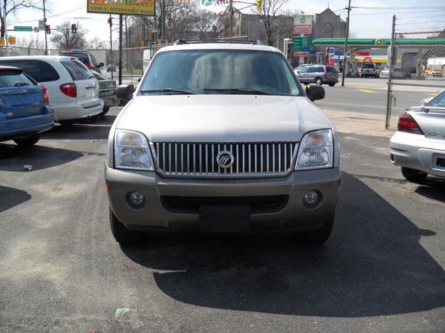 Mercury Mountaineer 2004 photo 1