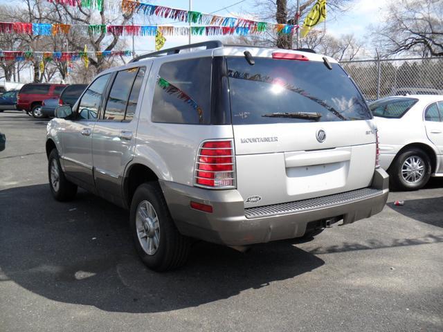 Mercury Mountaineer 2004 photo 5