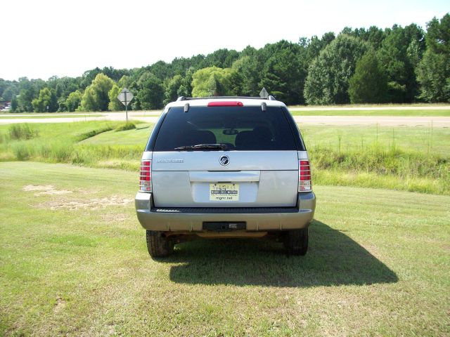 Mercury Mountaineer 2004 photo 2