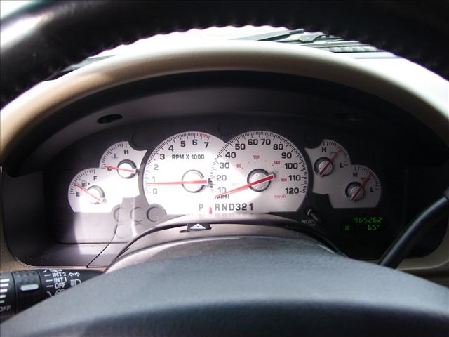 Mercury Mountaineer 2004 photo 1