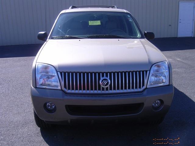 Mercury Mountaineer 2004 photo 1