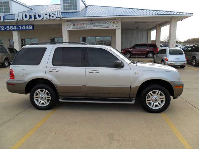 Mercury Mountaineer 2004 photo 1