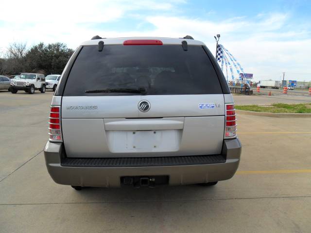 Mercury Mountaineer 2004 photo 3