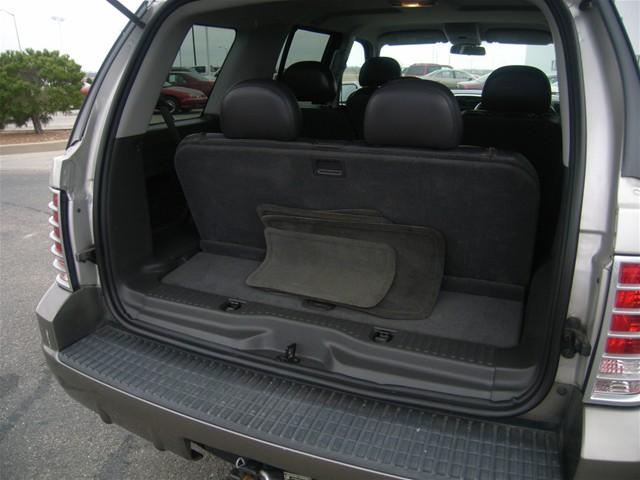 Mercury Mountaineer 2004 photo 3