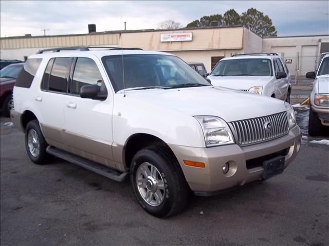 Mercury Mountaineer 2004 photo 2
