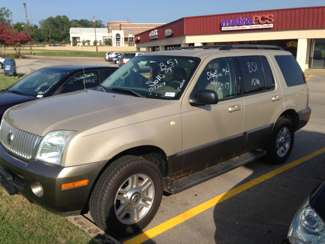 Mercury Mountaineer 2004 photo 2