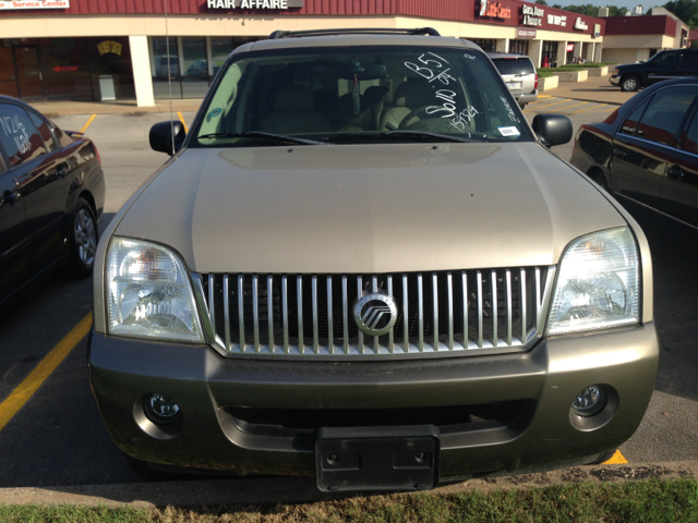Mercury Mountaineer 2004 photo 3