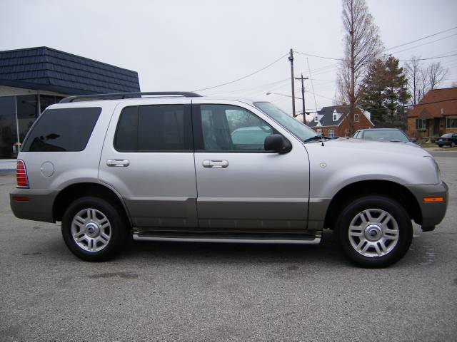 Mercury Mountaineer 2004 photo 2
