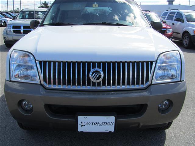 Mercury Mountaineer 2004 photo 1