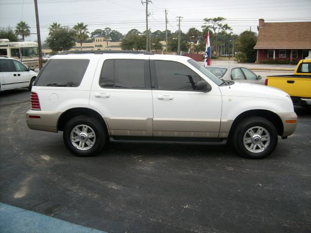 Mercury Mountaineer 2004 photo 2