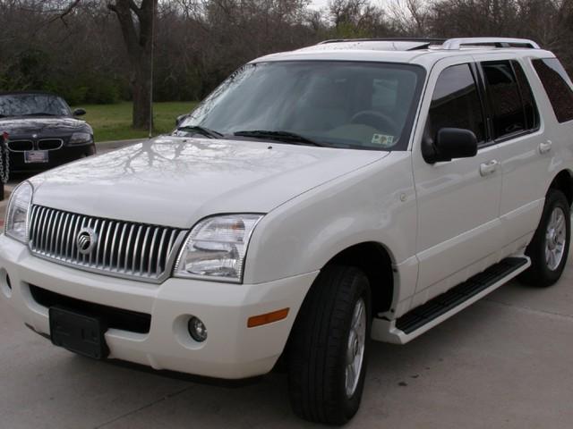 Mercury Mountaineer 2004 photo 1
