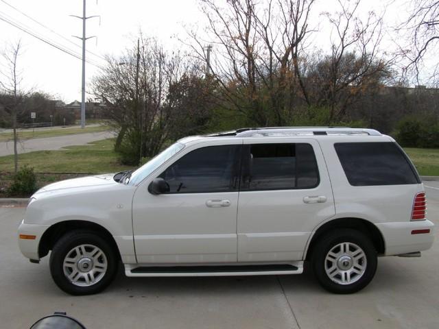 Mercury Mountaineer 2004 photo 2