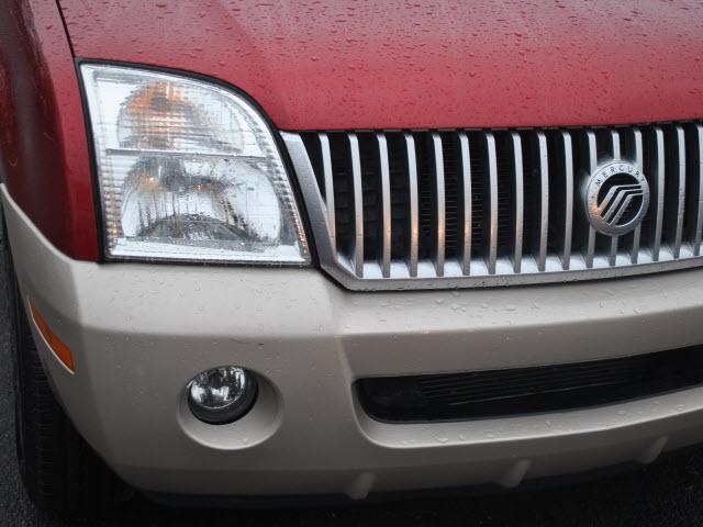 Mercury Mountaineer 2004 photo 1