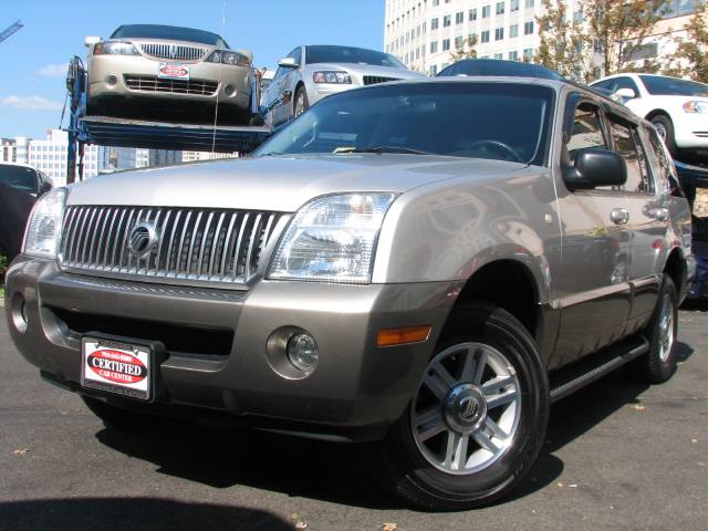 Mercury Mountaineer 2004 photo 1