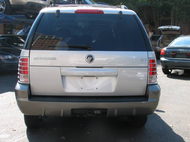 Mercury Mountaineer 2004 photo 2