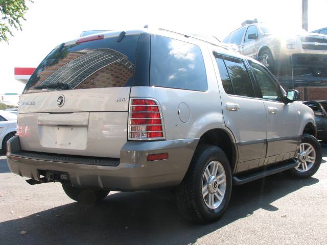 Mercury Mountaineer 2004 photo 3