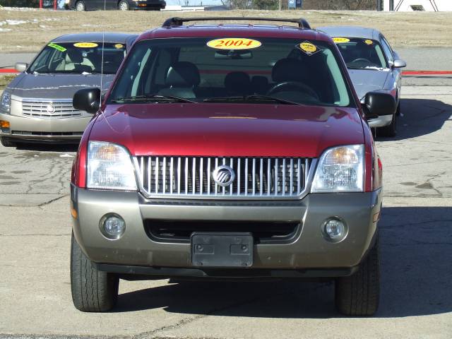 Mercury Mountaineer 2004 photo 2