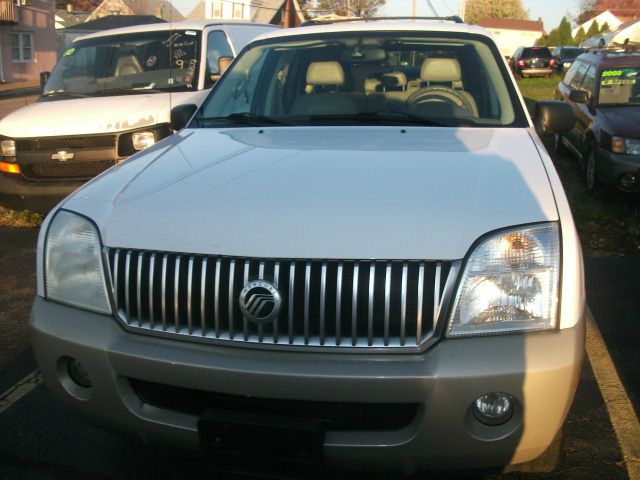 Mercury Mountaineer 2004 photo 1