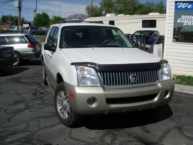 Mercury Mountaineer 2004 photo 1
