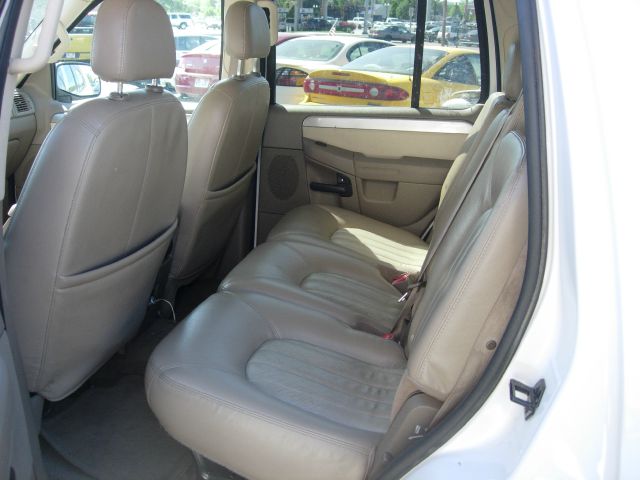 Mercury Mountaineer 2004 photo 3