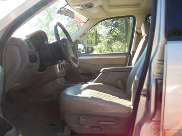 Mercury Mountaineer 2004 photo 4