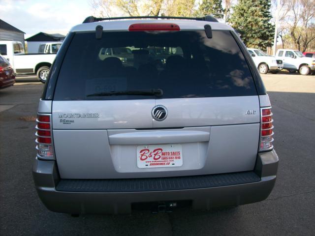 Mercury Mountaineer 2004 photo 4